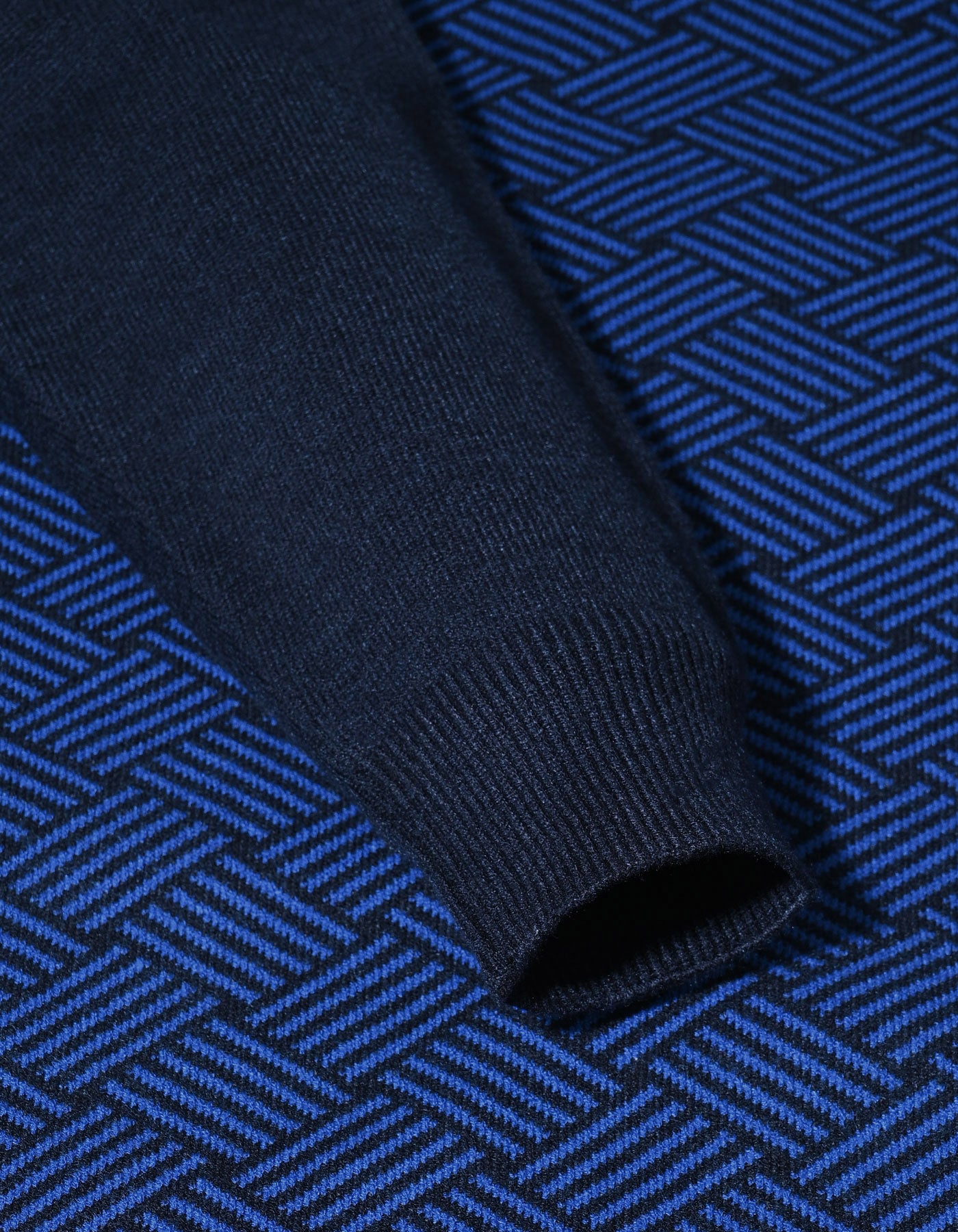 Navy Geometric Pull Over SFA2412-L