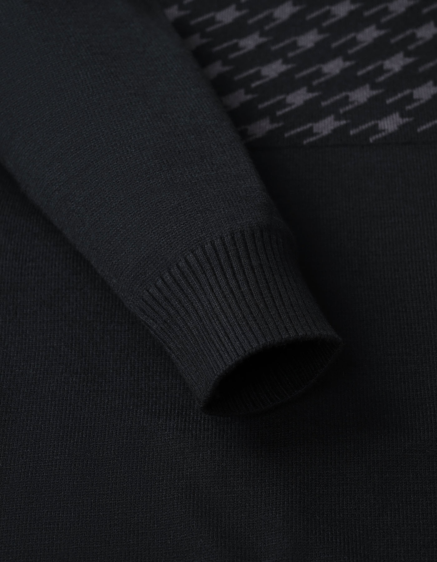 Black Plain Pull Over SFA2413-2-L