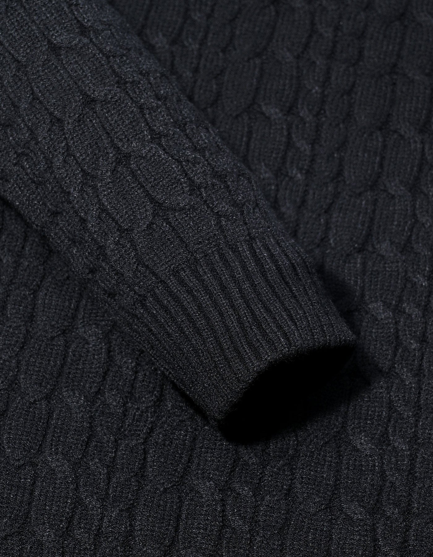 Black Texture Pull Over SFA2509-1-XL