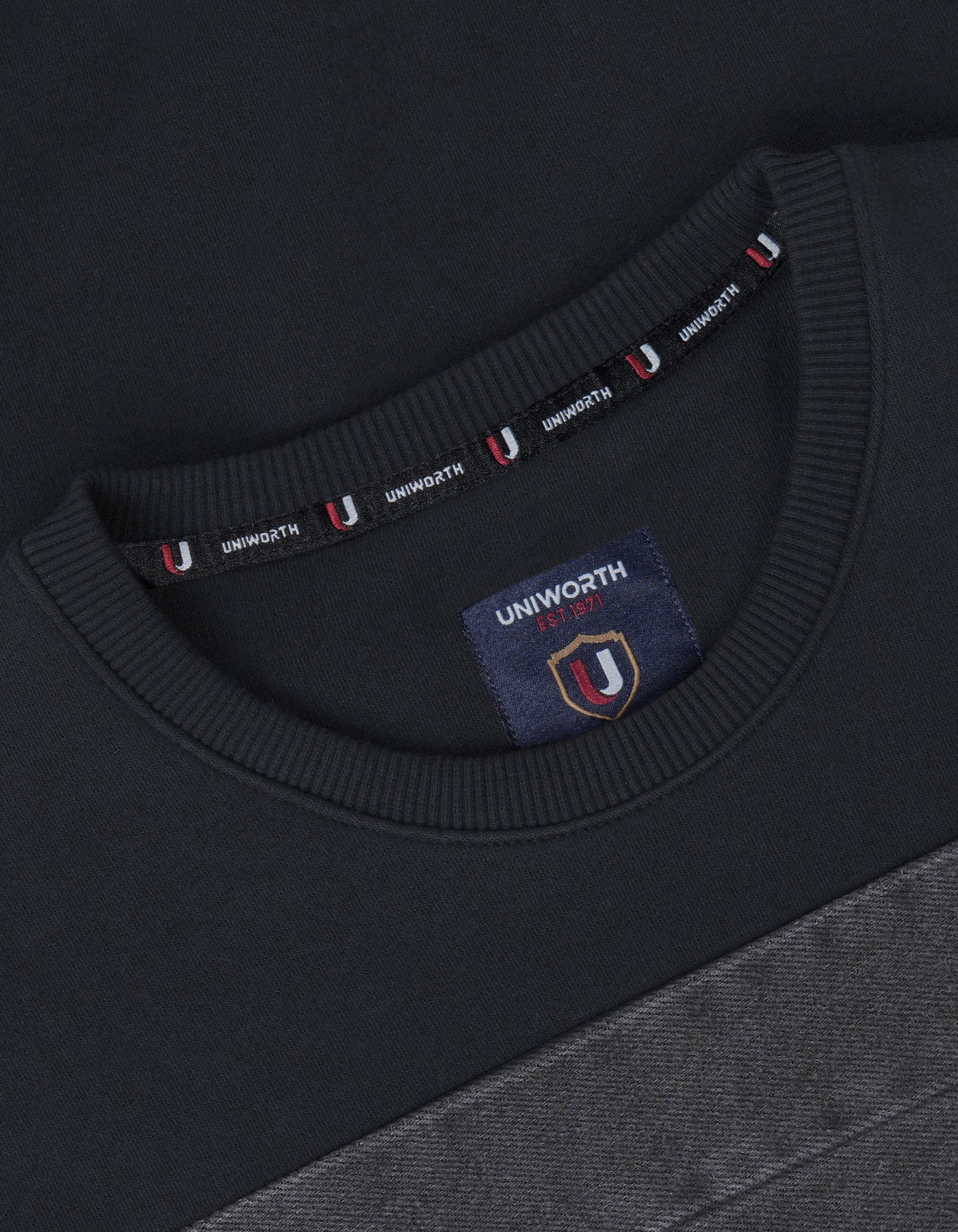 Plain Black TSS2402-1-M